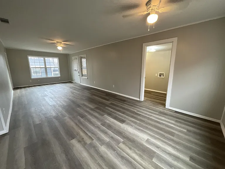 405 Beard St — Photo 9