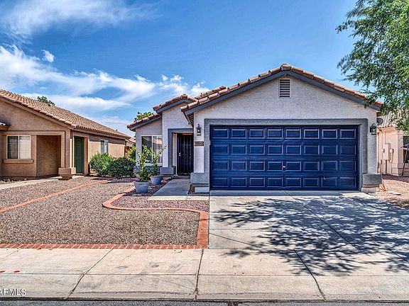 3rd image of 11833 W ALTADENA Avenue