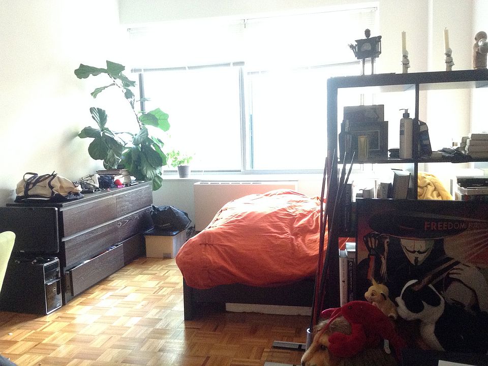 1st image of 45 Wall St APT 1713