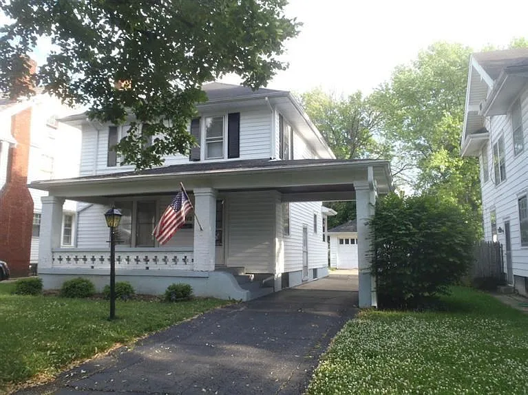 2302 Linden Ave photo 1