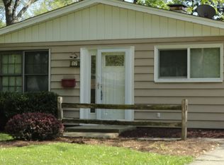 17 Spring Garden Dr, Montgomery, IL 60538