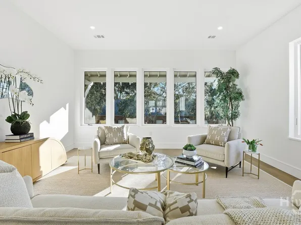 104 Pearl Street, Savannah, GA 31401