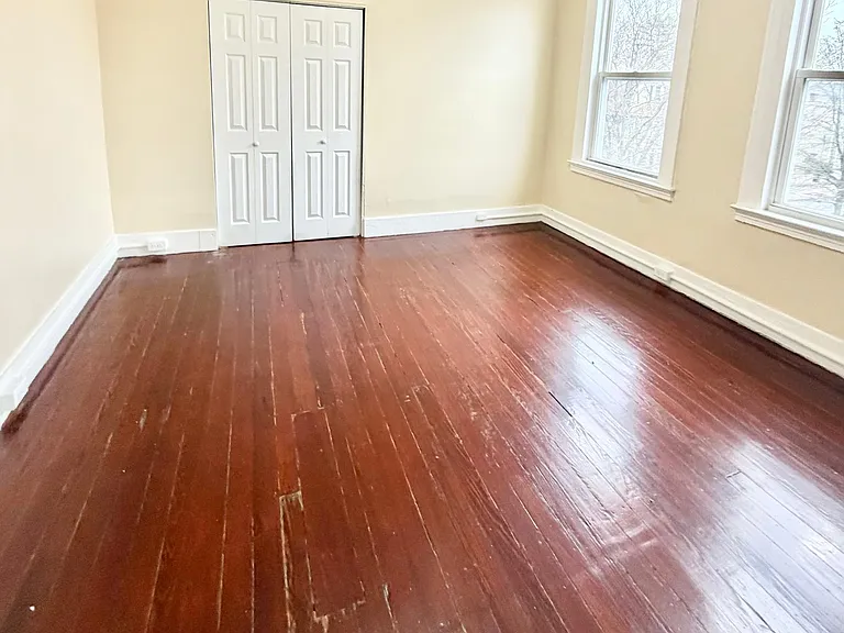 52 Dickerman St #3L — Photo 9