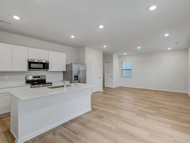 720 Emerson Ln — Photo 10