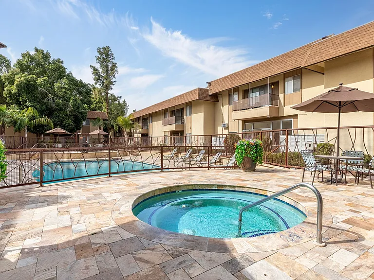 Oasis at Scottsdale — Photo 18