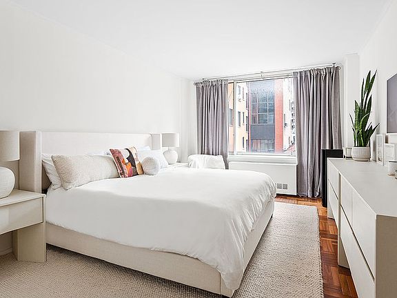 5th image of 2373 Broadway APT 631