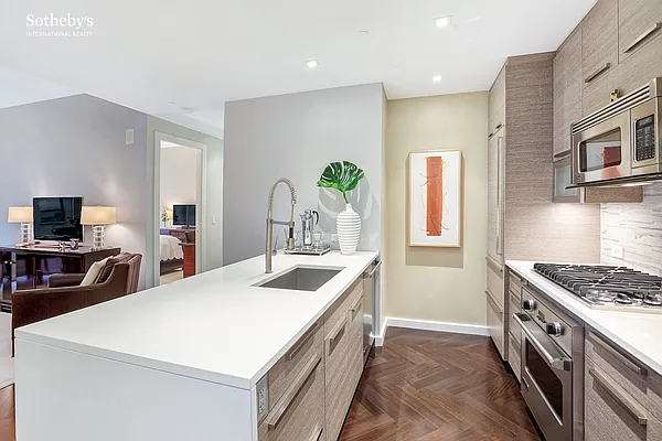 Sold by Sotheby's International Realty | media 17