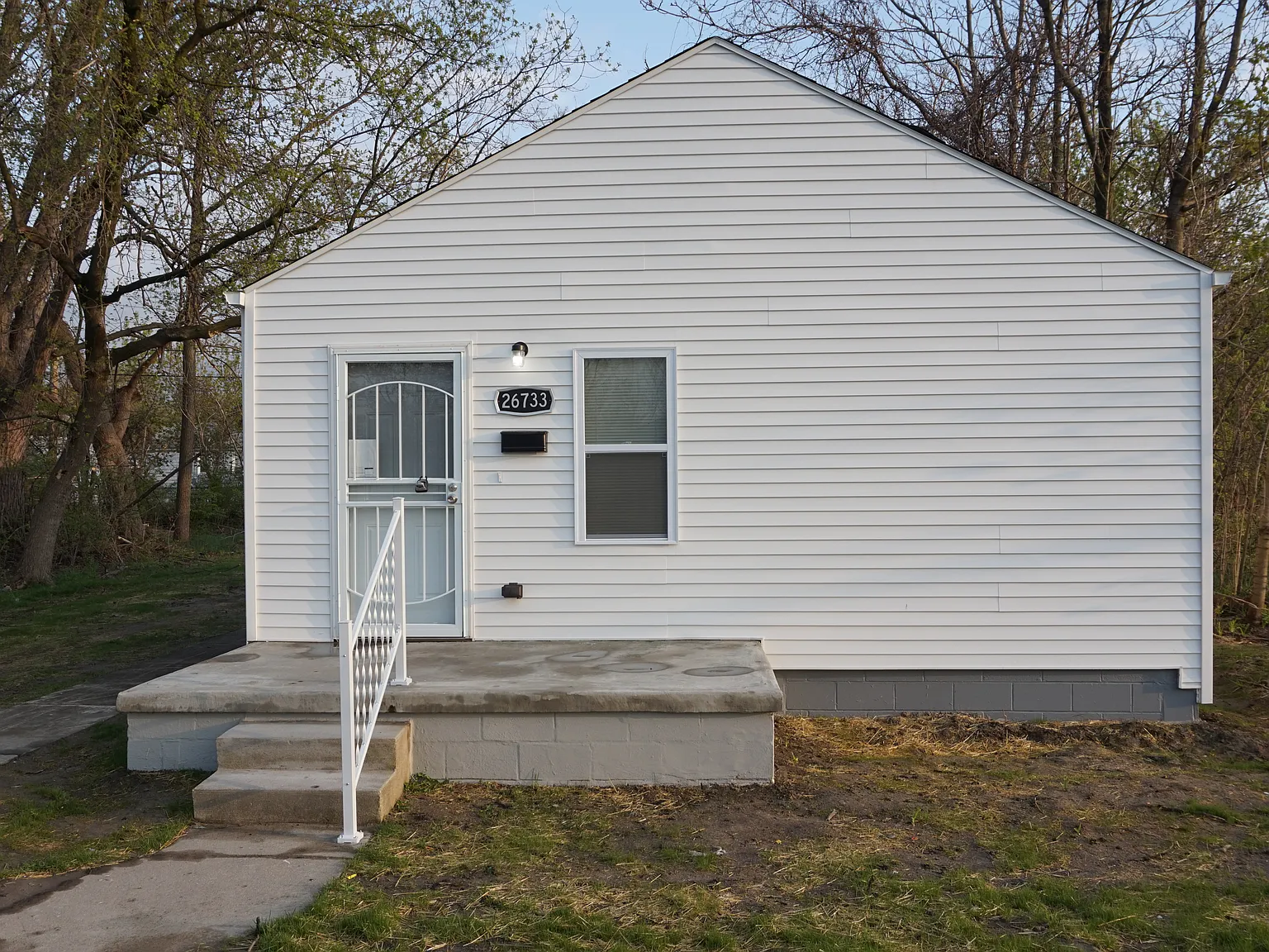 2 bed, 736 sqft, $1,250 — Photo 1