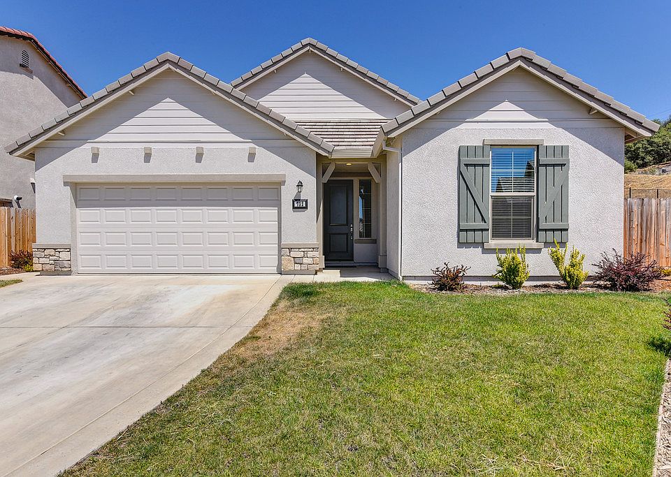 1st image of 732 Clover Dr