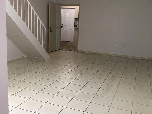 5th image of 1560 W 46th St #241