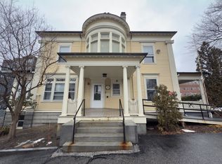 2 Oak St #201, Worcester, MA 01609