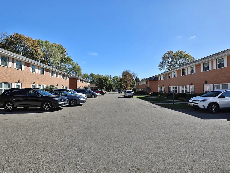 3427 Maize Rd — Photo 39