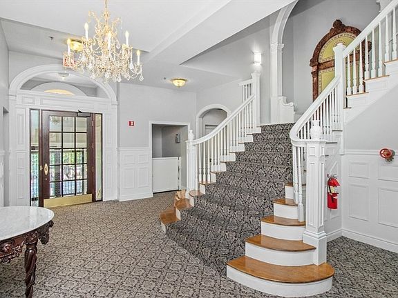2nd image of 10 Charlesgate E APT 302