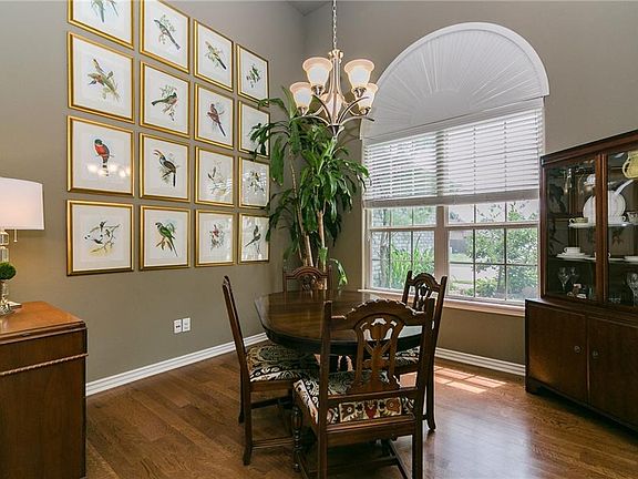 5th image of 2607 N Shadow Crest Dr