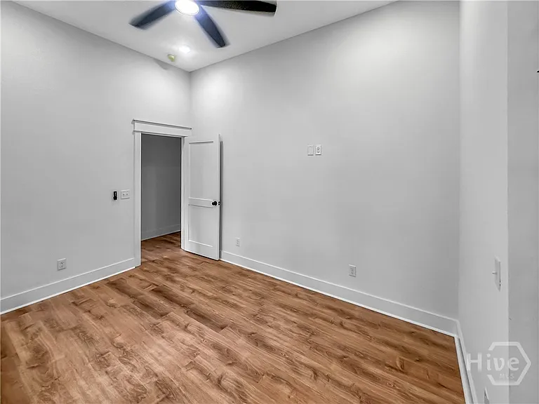220 W Duffy St #C — Photo 10