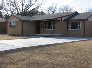 121 S Sunset Ave, Haysville, KS 67060