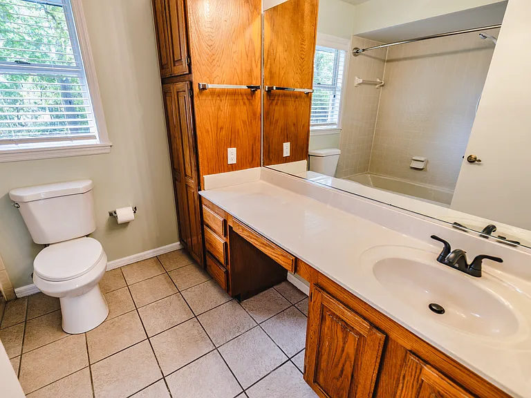2119 Shady Oaks Dr — Photo 42