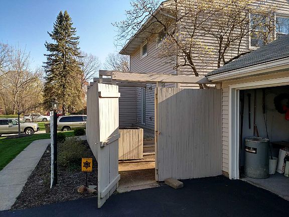 Front deck entrance 