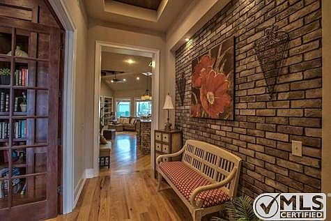 3rd image of 3271 Endicott Dr #2