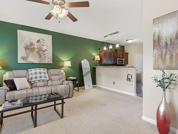 4th image of 2323 New Holland Cir