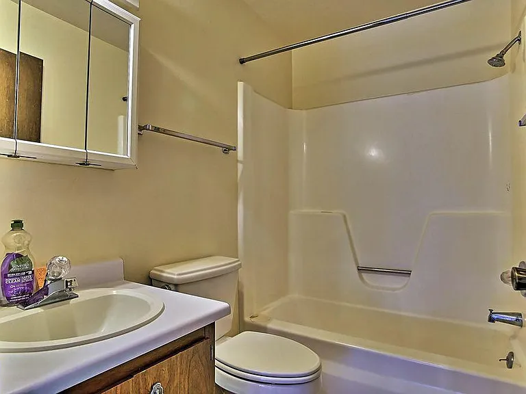 907 Nakomis Dr NE — Photo 13
