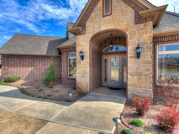 3rd image of 7016 SW Brimwood Dr