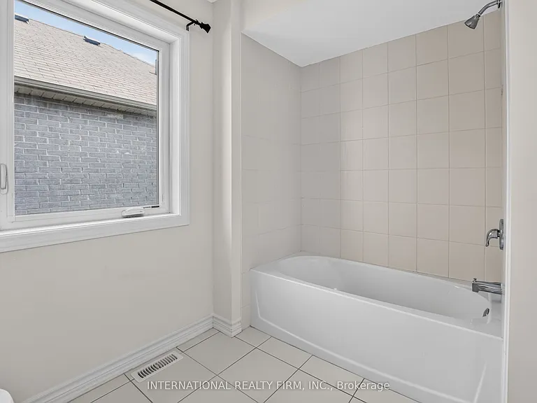 240 Ridley Cres — Photo 28