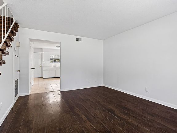 3rd image of 3626 Ocoee St N #4