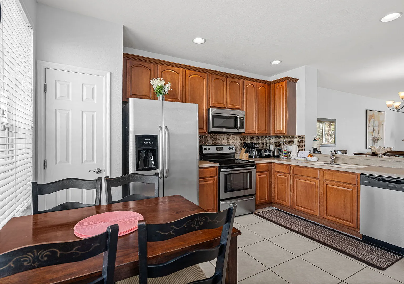 Comfortable 3BR Near Convention Center & Epic Park — Photo 3