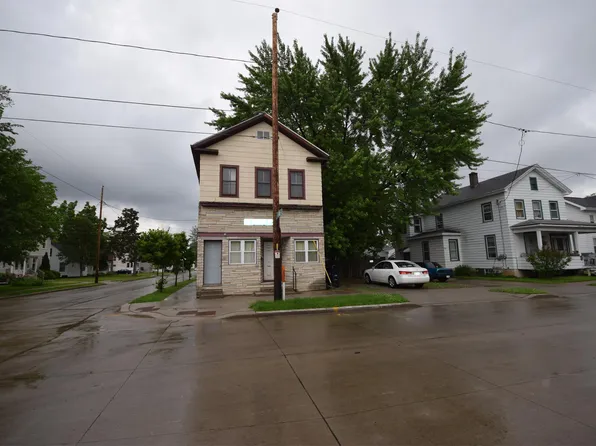 584 Mount Vernon St, Oshkosh, WI 54901