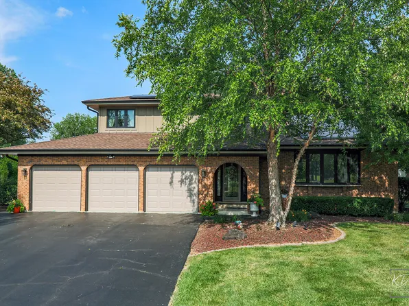 13105 Red Dr, Lemont, IL 60439