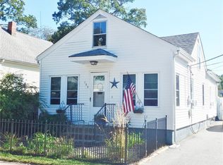 152 Oakhurst Ave, Warwick, RI 02889