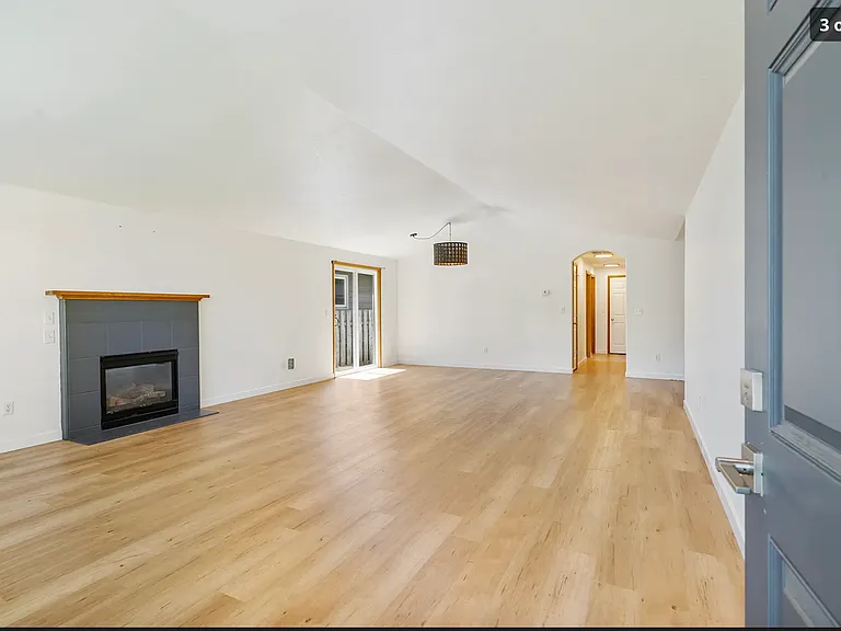 6925 SE 65th Ave — Photo 3