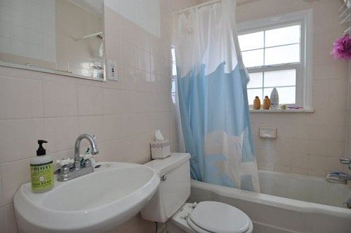 3rd image of 204 E Rosewood Ave