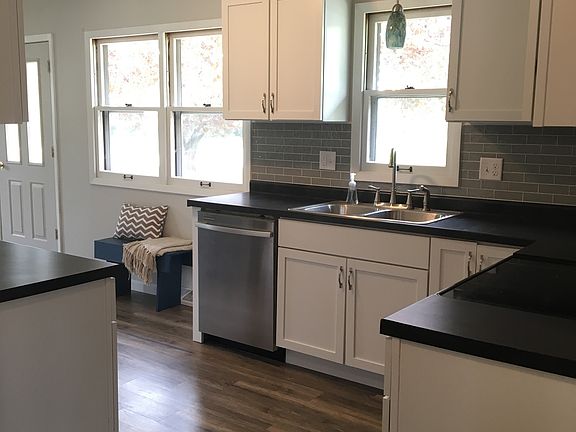 4th image of 210 N 8th St
