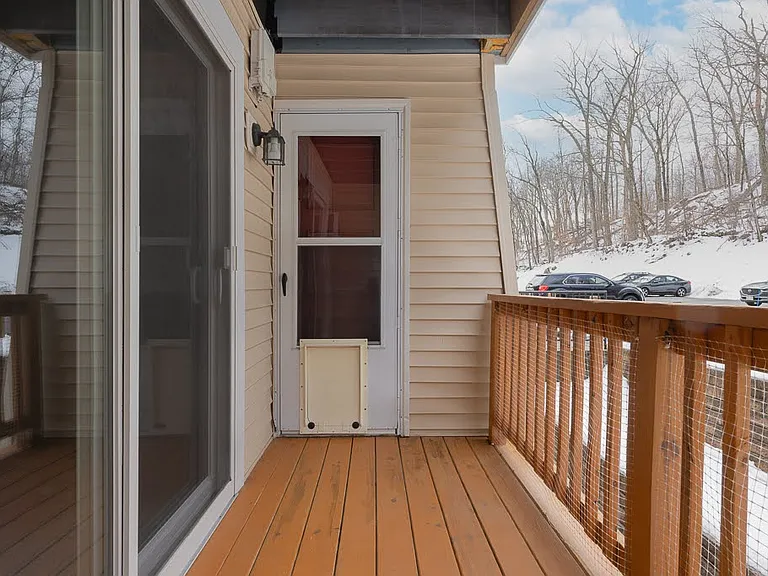 219 Fox Run Ln — Photo 8