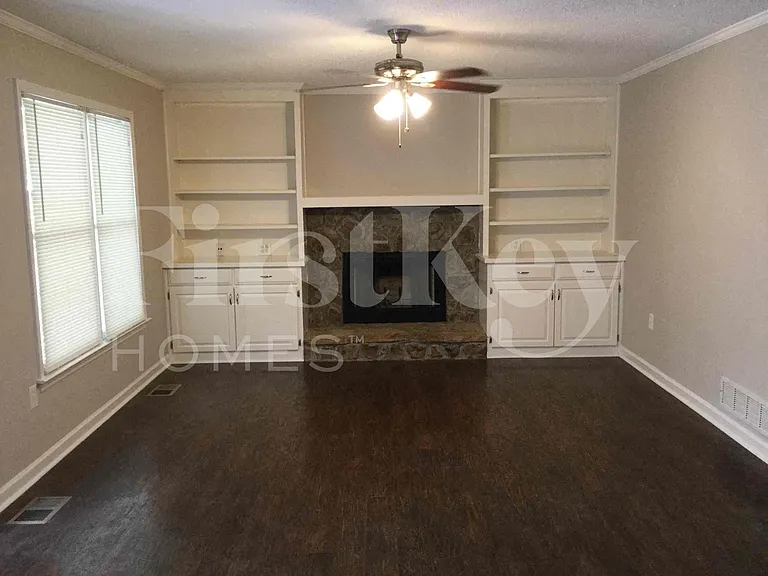 138 Springfield Dr — Photo 5