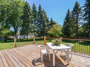 250 Dawn Ave, Shoreview, MN 55126