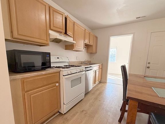 2nd image of 9-11 Richardson St #1