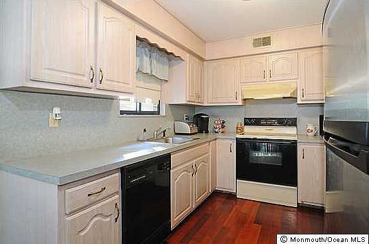 3rd image of 121 Clubhouse Dr