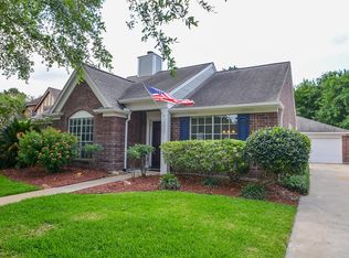 16923 Country Bridge Rd, Houston, TX 77095