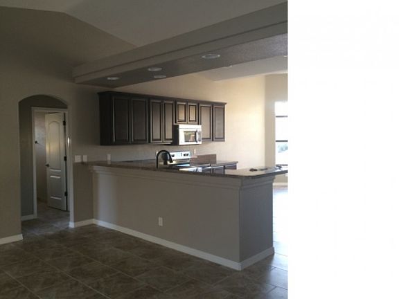 5th image of 2080 Jamaica South Blvd