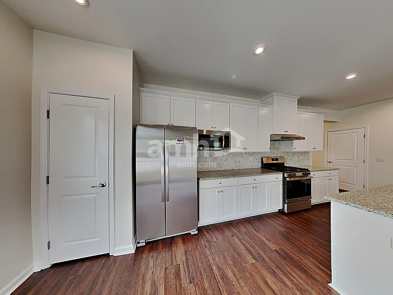 252 Thames Valley Dr — Photo 3
