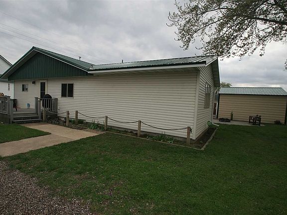 3rd image of 418 W Olive St