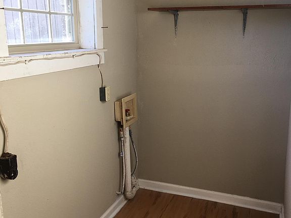 2nd image of 2309 N Exchange Aly