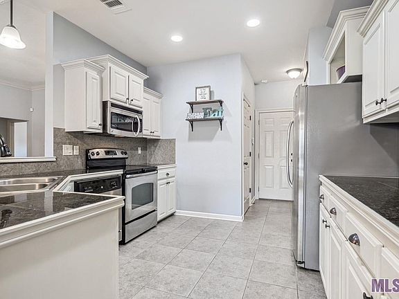 4th image of 38563 W Sparrow St