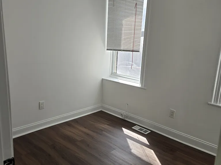 641 N 15th St — Photo 19