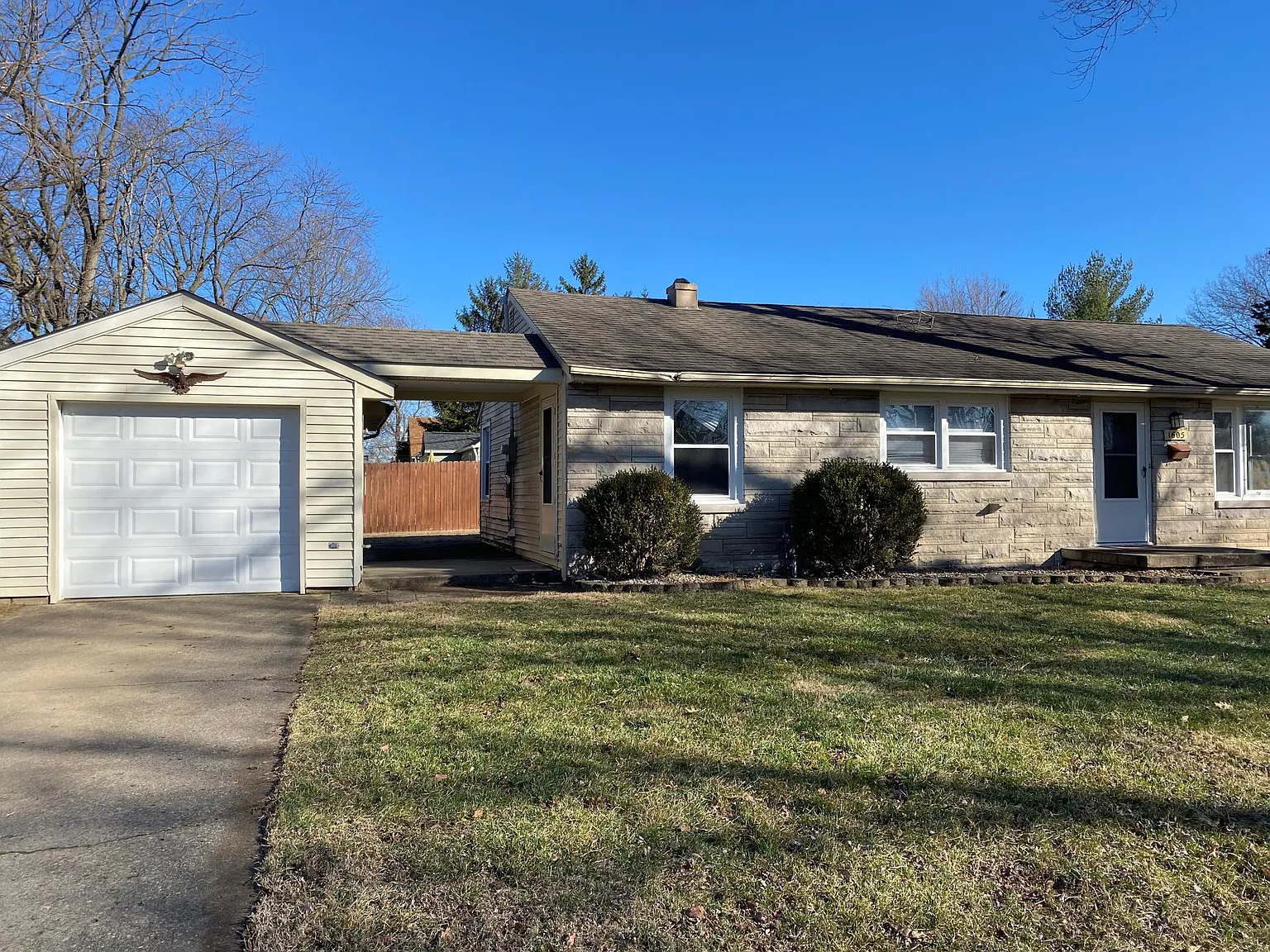 1605 Gilmore St photo 1