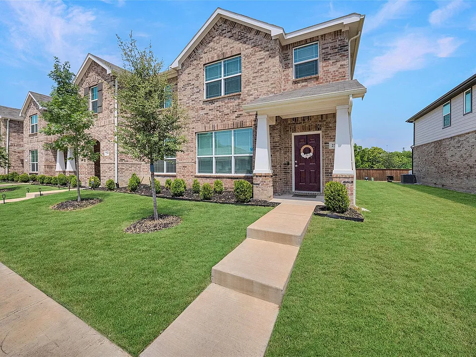 2744 Baneberry Ln