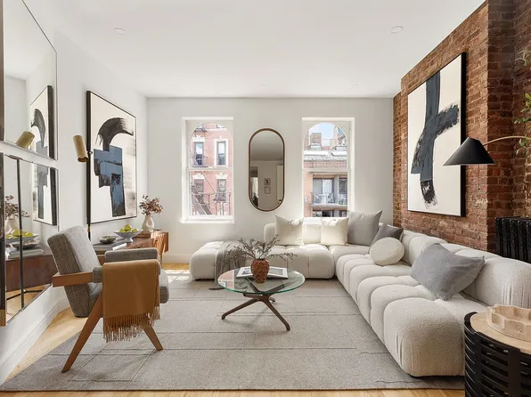 323 W 11th St APT 4W, Manhattan, NY 10014